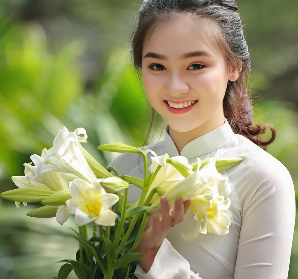 Tháng 4 là mùa hoa loa kèn ở Hà Nội 