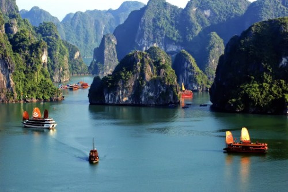 Вьетнам омывает океан. Вьетнам море или океан. Вьетнам море. Халонг Вьетнам в январе. Вьетнам туризм сейчас.